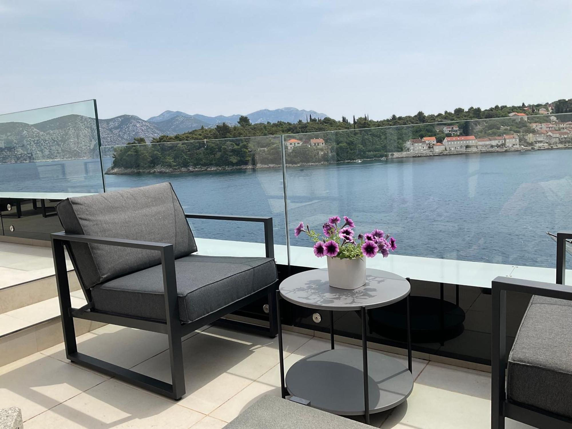 High View-A Seaside Villa With Huge Jacuzzi Рачище Екстер'єр фото